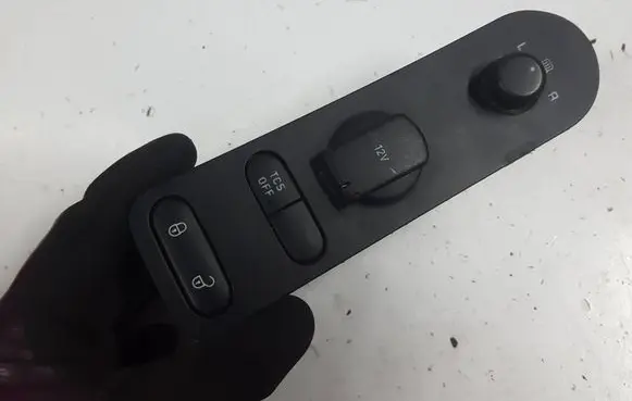 Seat Leon (1P) Central locking switch button 5P0962125AXAUTOPX 5P0962125A