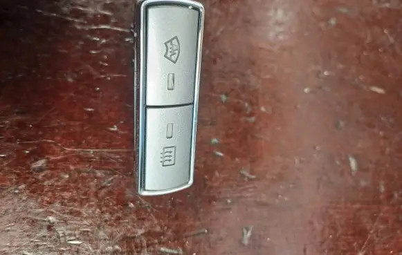 Windscreen/window heater switch