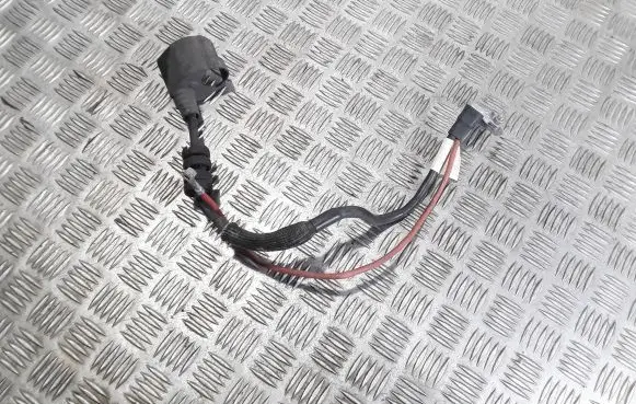 Volkswagen Golf VI Positive cable (battery)