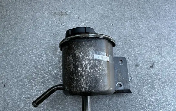 Nissan Patrol Y61 Power steering tank cap 49180VC100