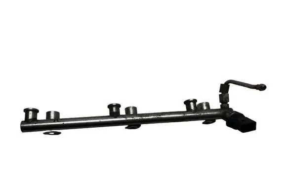 Volkswagen PASSAT CC Fuel main line pipe 03H133317B