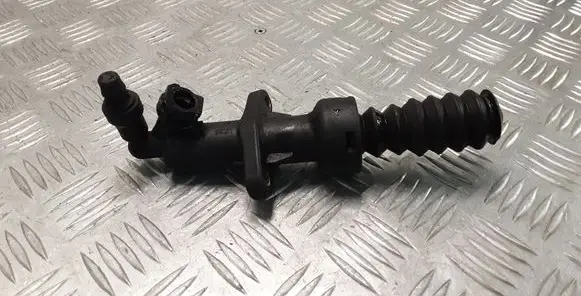 Peugeot 307 Clutch slave cylinder 