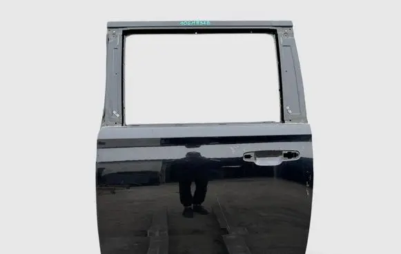 Chevrolet Suburban Rear door 