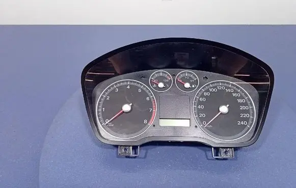 Speedometer (instrument cluster)