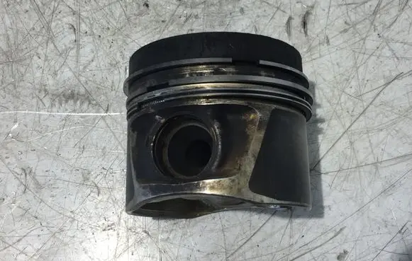 Volkswagen Transporter - Caravelle T5 Piston V400 038J