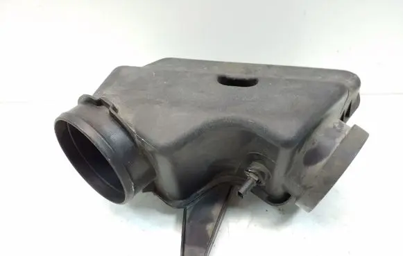 Chrysler Town u0026 Country V Intake resonator 04861731AC
