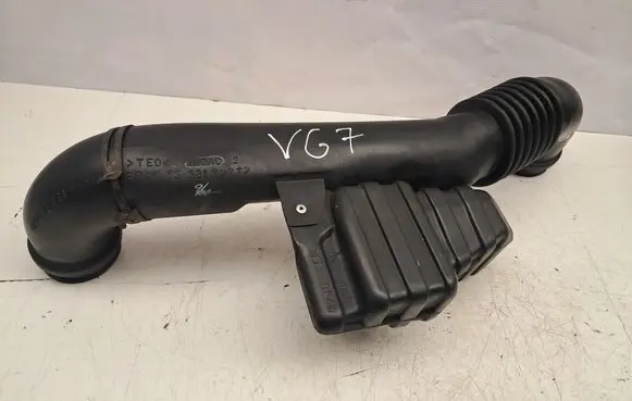 Mazda MX-5 NB Miata Air intake hose/pipe BP4W13331 13331 BP5C13331