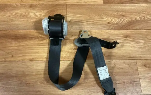 Honda FR-V Rear seatbelt 0436076 6090767