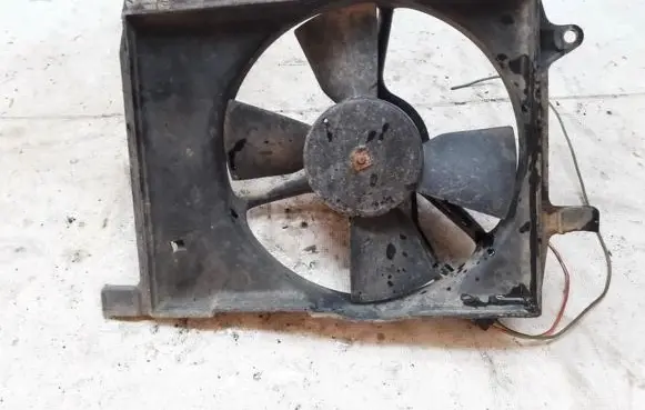 Opel Kadett E Radiator cooling fan shroud 90190780
