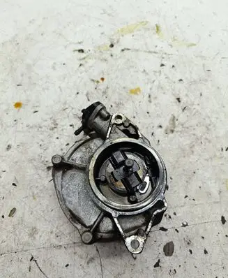 Nissan Navara D40 Vacuum pump 8200807472 12T0340990 701139060