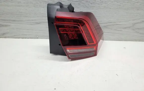 Volkswagen Tiguan Rear/tail lights 5NA945208C