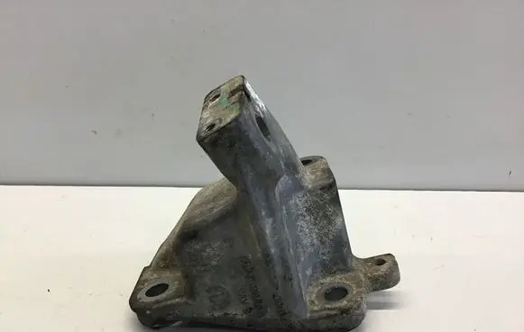Dodge Durango III Engine mounting bracket 68275984AA 09104