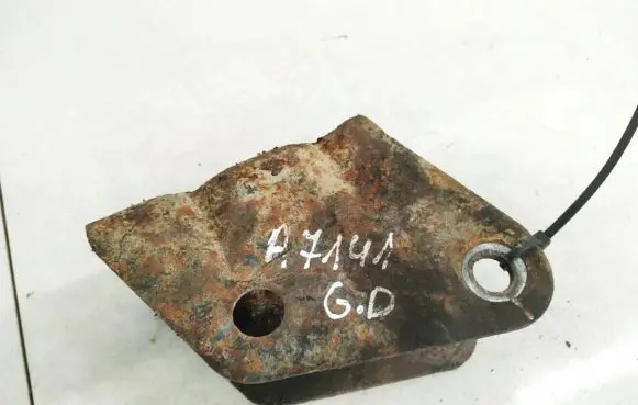 Chrysler Town & Country III Engine mounting bracket