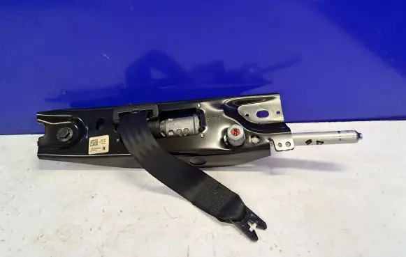 Volvo S80 Front seatbelt 39811480 39806016