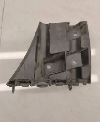 Volvo V40 Front bumper mounting bracket 31425110
