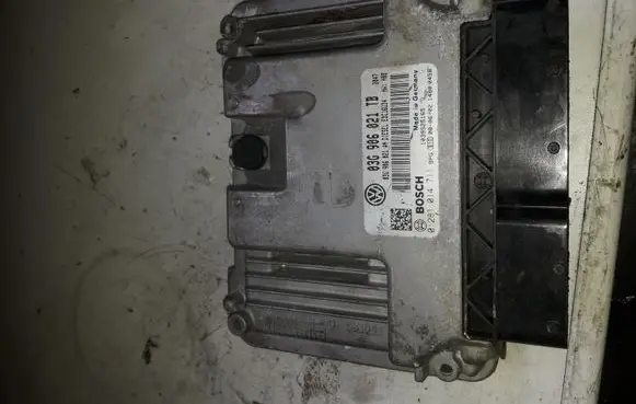 Skoda Octavia Mk2 (1Z) Engine control unit/module 0281014711