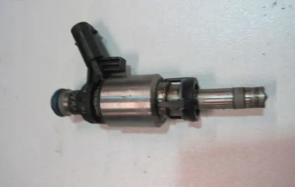 Volkswagen Transporter - Caravelle T1 Fuel injector 06H906036G