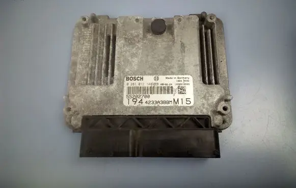 Fiat Croma Engine control unit/module 55202700 4233A3BBM 0281012148