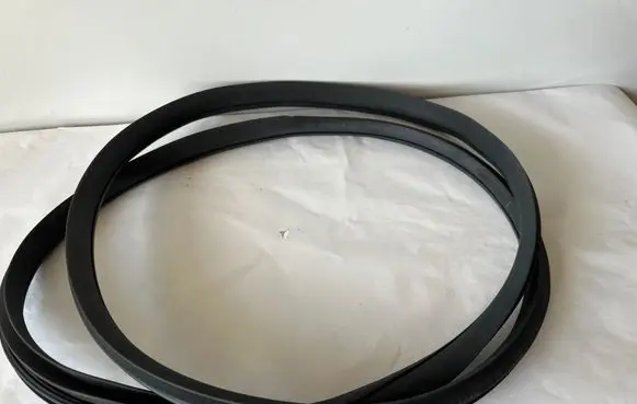 Mercedes-Benz C W205 Front door rubber seal A2056970051