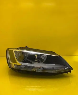 Volkswagen Jetta VI Headlight/headlamp 5C7941006A