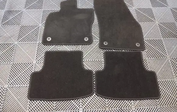 Skoda Karoq Car floor mat set 57B863011G
