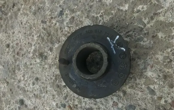 Audi A4 S4 B8 8K Rear coil spring rubber mount 8K0512297B