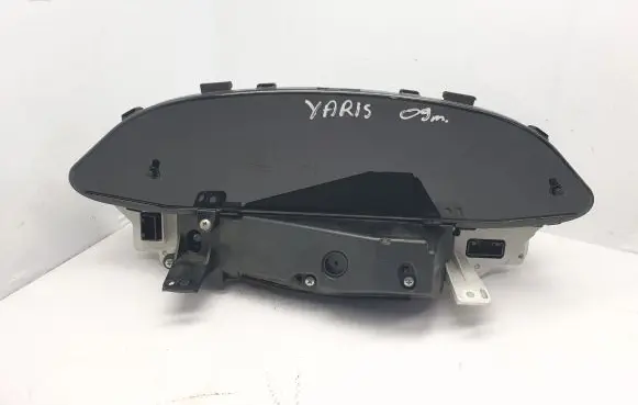 Toyota Yaris Speedometer (instrument cluster) 838000DJ90 MB4573003702