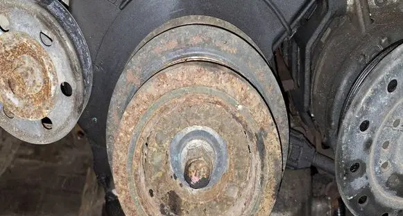 Toyota Corolla Verso AR10 Crankshaft pulley 