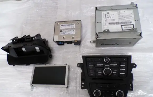 Opel Mokka Radio/CD/DVD/GPS head unit 95137306