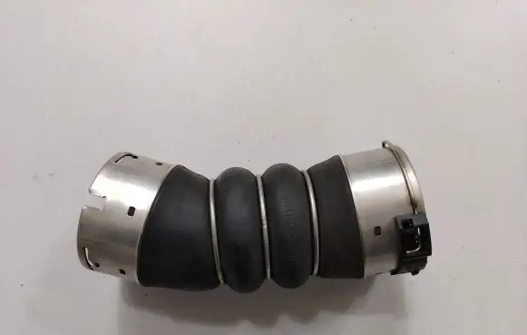 BMW 4 F32 F33 Intercooler hose/pipe 8513450
