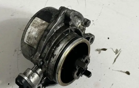 BMW X5 E70 Vacuum pump 7791232