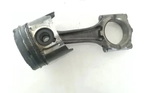 Opel Astra H Piston with connecting rod