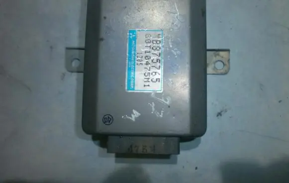 Mitsubishi Pajero Other control units/modules mb875765 g0t10475m1