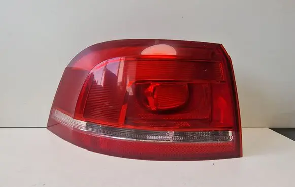 Volkswagen PASSAT B7 Rear/tail lights 3AF945095E