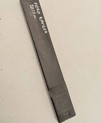 Ford Ranger Emergency warning sign 27R03566
