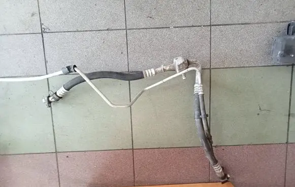 Opel Astra H Air conditioning (A/C) pipe/hose 000