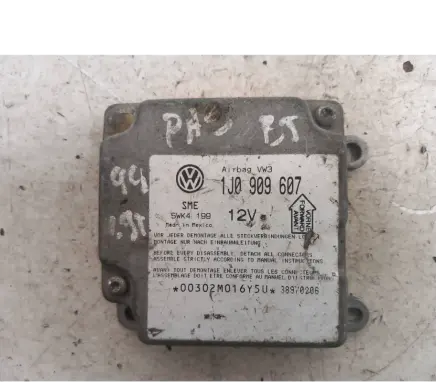 Volkswagen PASSAT B5 Airbag control unit/module 1J0909607 38970206 5WK4199