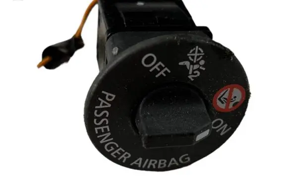 Renault Clio IV Passenger airbag on/off switch 681995290R 291239 130207161202