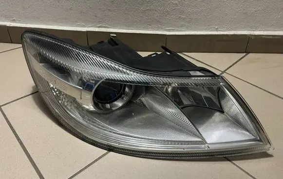 Skoda Octavia Mk2 (1Z) Headlight/headlamp 1Z1941016F