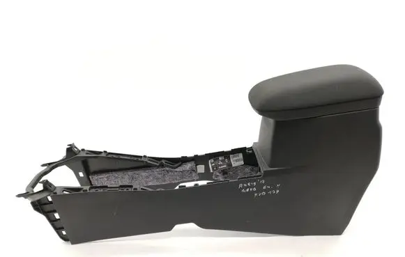 Toyota Auris E180 Armrest 5891002160