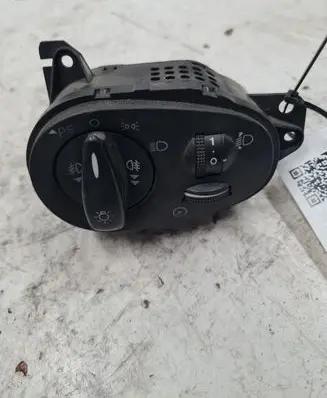 Ford Focus Light switch 04052503