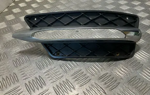Mercedes-Benz C W204 Front bumper lower grill A2048851353