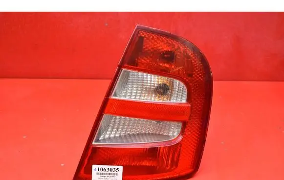 Skoda Fabia Mk1 (6Y) Rear/tail lights 6Y6945096B