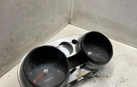 Speedometer (instrument cluster)