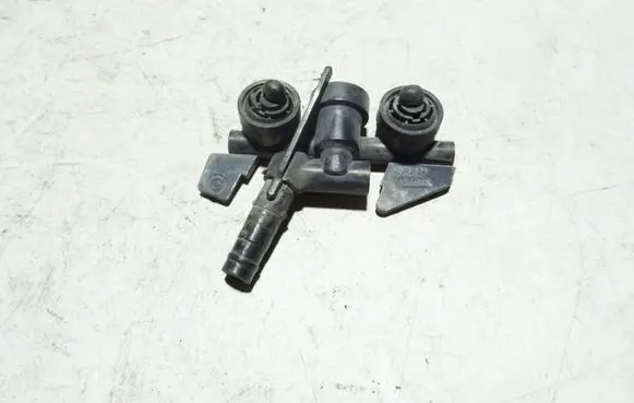 BMW 3 E46 Headlight washer pump 8375541