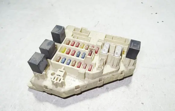 Chrysler Vision Fuse module 16238AC