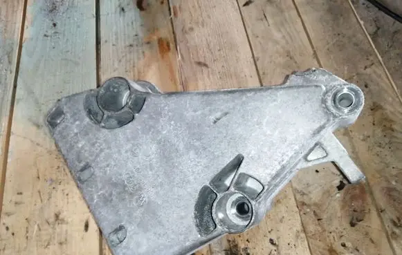 Volkswagen Caddy Engine mounting bracket 038199207P