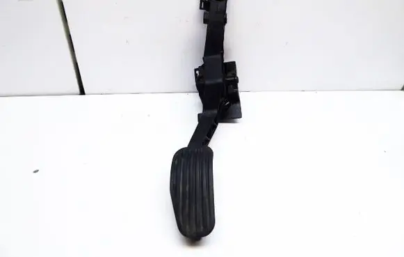 Volvo S70 V70 V70 XC Accelerator throttle pedal 6842390
