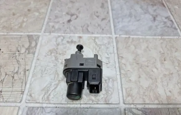 Ford Mondeo Mk III Brake pedal sensor switch 1S7113480AA