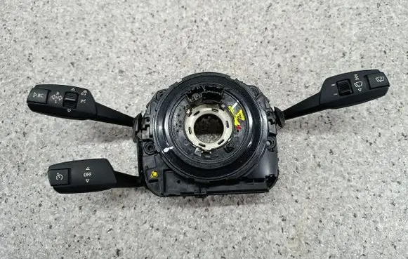 BMW 3 E90 E91 Wiper turn signal indicator stalk/switch 69895876989557